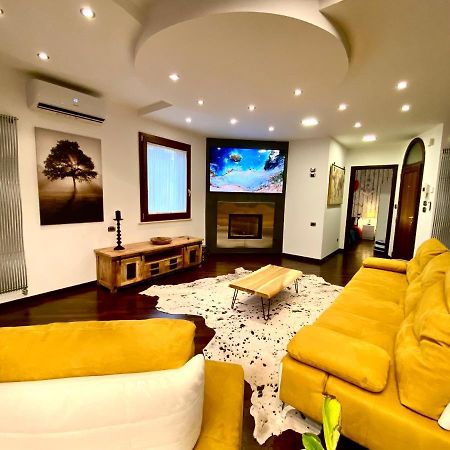 Wood Luxury House Apartment Pescara Exterior foto