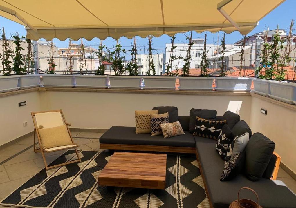 Wood Luxury House Apartment Pescara Exterior foto