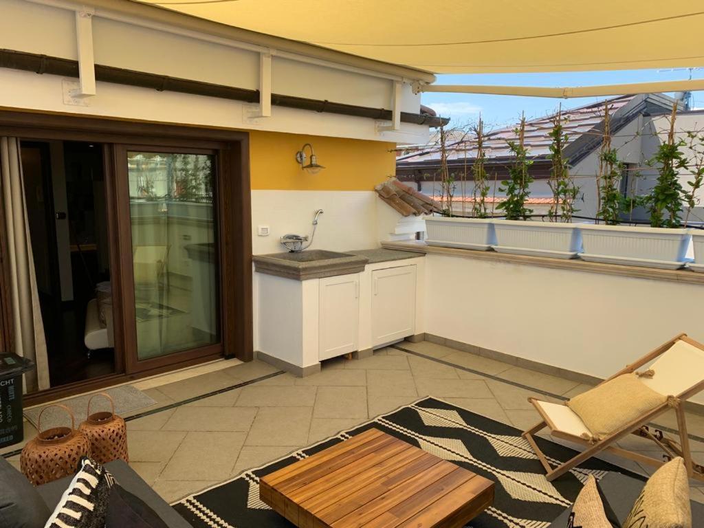 Wood Luxury House Apartment Pescara Exterior foto