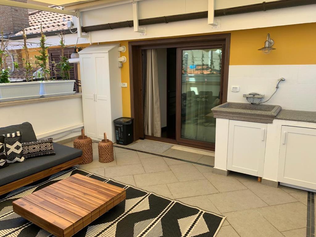 Wood Luxury House Apartment Pescara Exterior foto